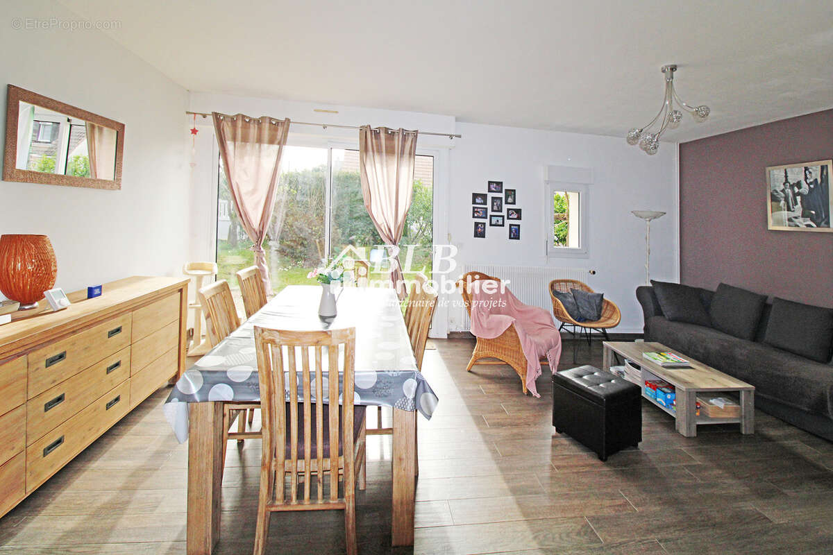 Maison à LE PERRAY-EN-YVELINES