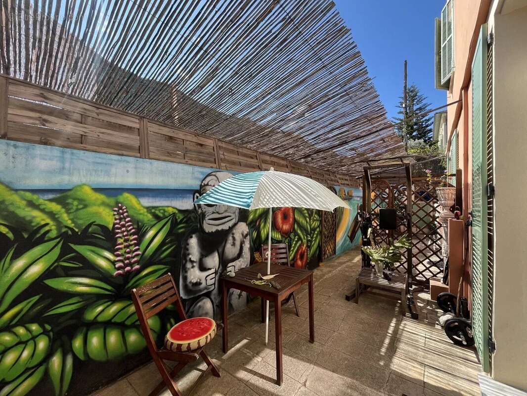 Appartement à EZE