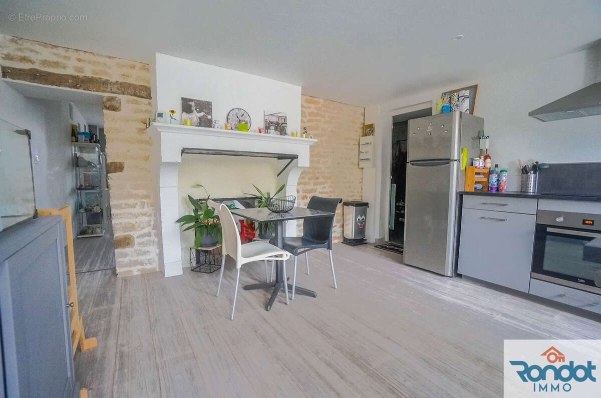 Maison à FONTAINE-FRANCAISE