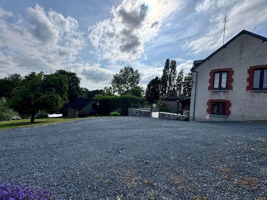 A vendre - Maison en pierre avec jardin bordé par la Vire - Saint-Lô - photo 18