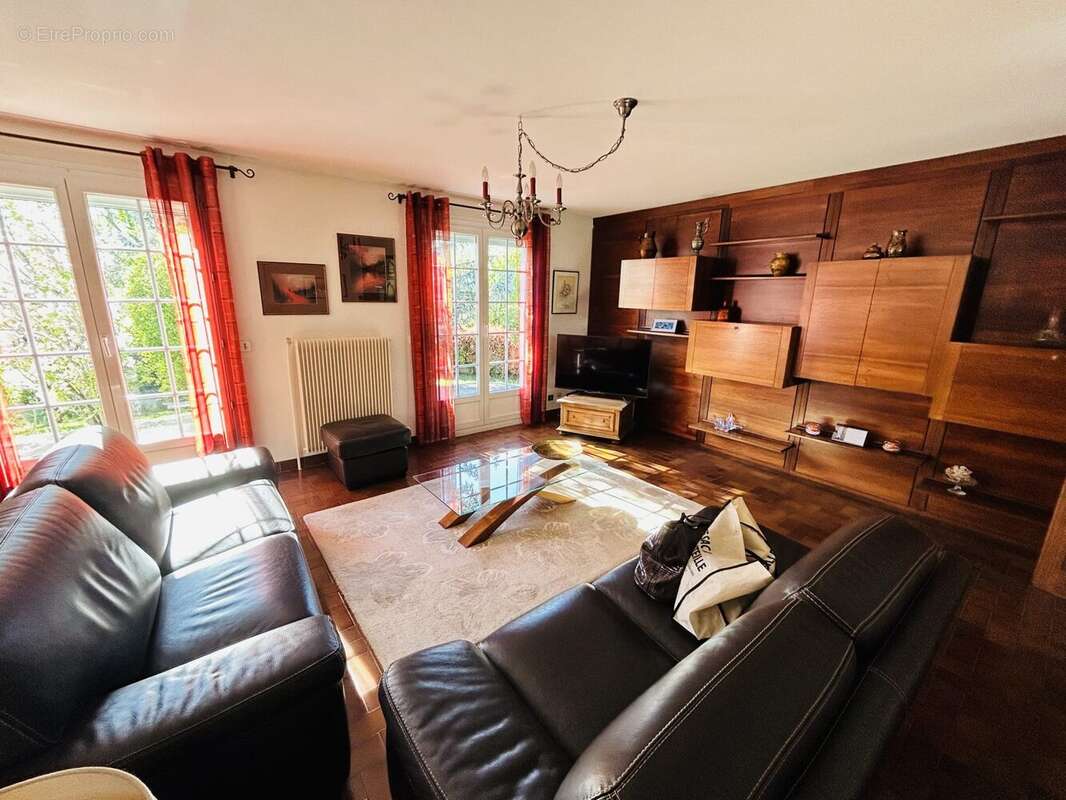 Maison à ECHIROLLES