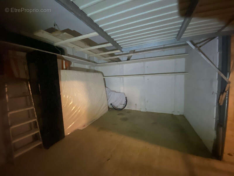 Parking à SAINT-HILAIRE-DE-RIEZ