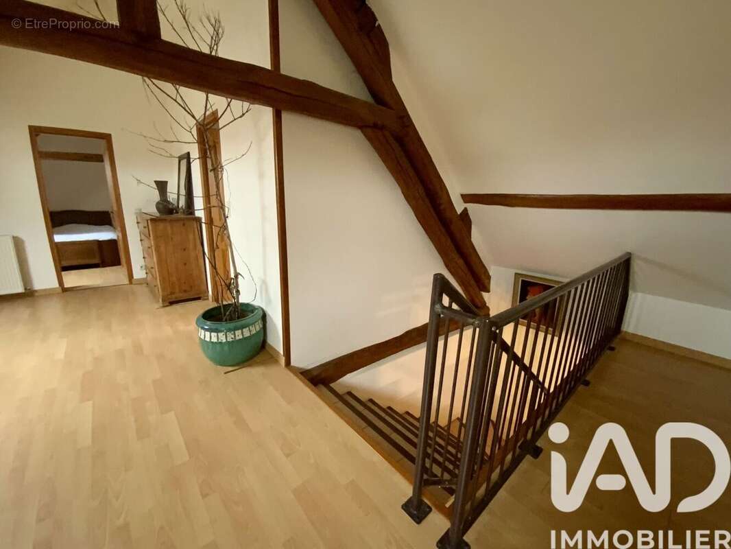 Maison 206 m² à Evry  - photo 7