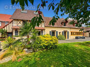Maison à FRENEUSE