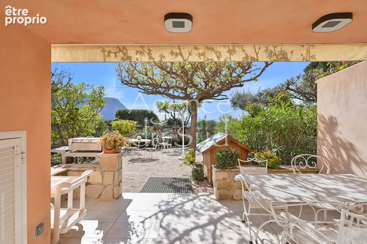 CASSIS - VUE MER ET CAP CANAILLE - Appartement type 2 avec jardin. - photo 2