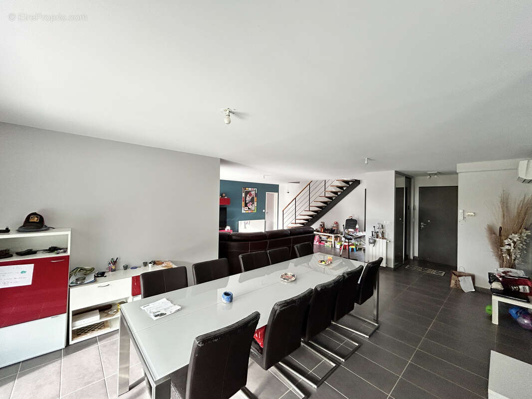 Maison à SAINT-QUENTIN-LA-POTERIE