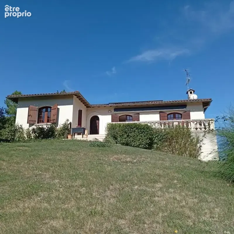 Photo Maison à Saint-Germain-Du-Salembre au prix de 321 000€
