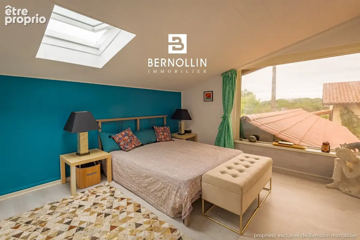 COUP DE COEUR à Curtafond - Propriété de charme de 300 m2 - 11 pièces - photo 11
