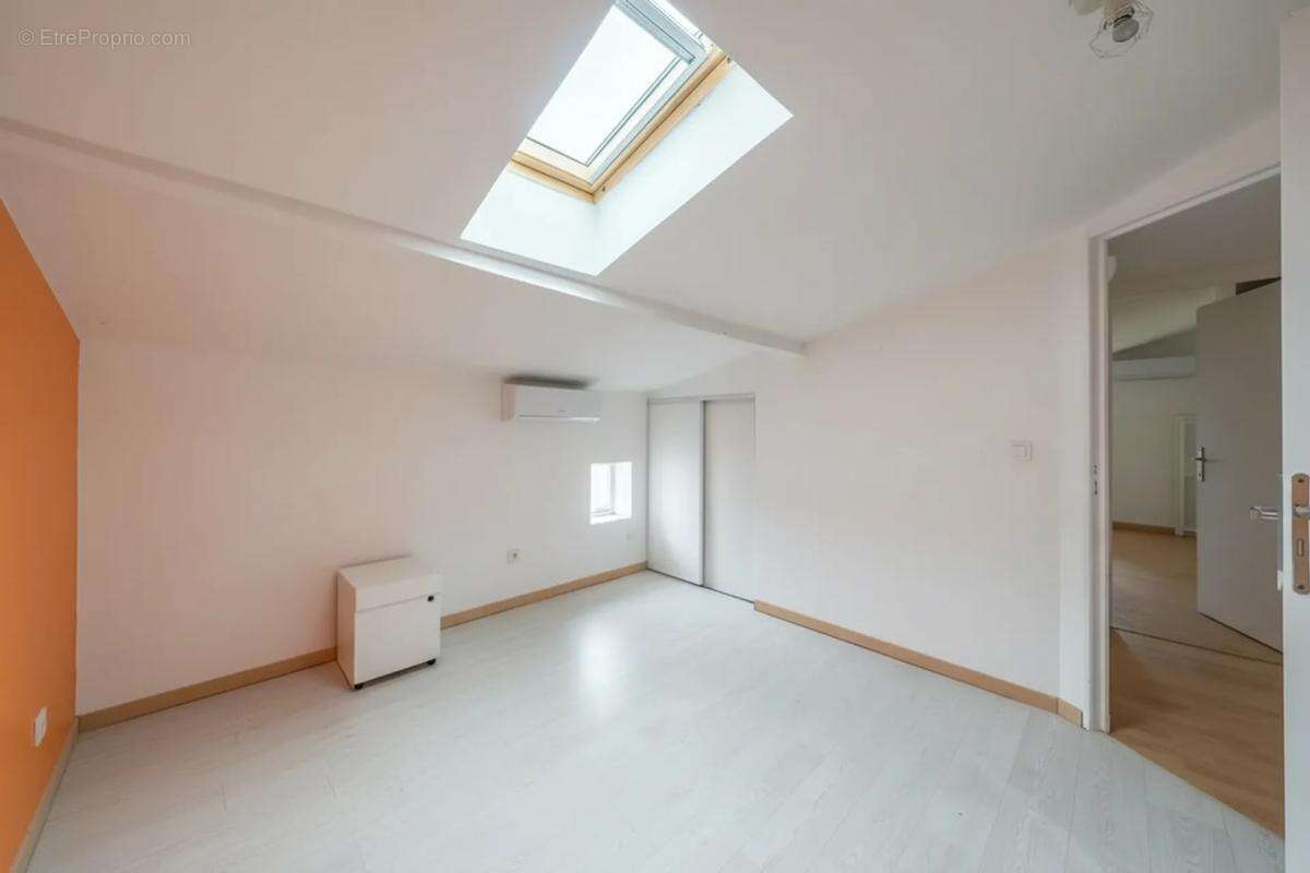 Maison à AMBARES-ET-LAGRAVE