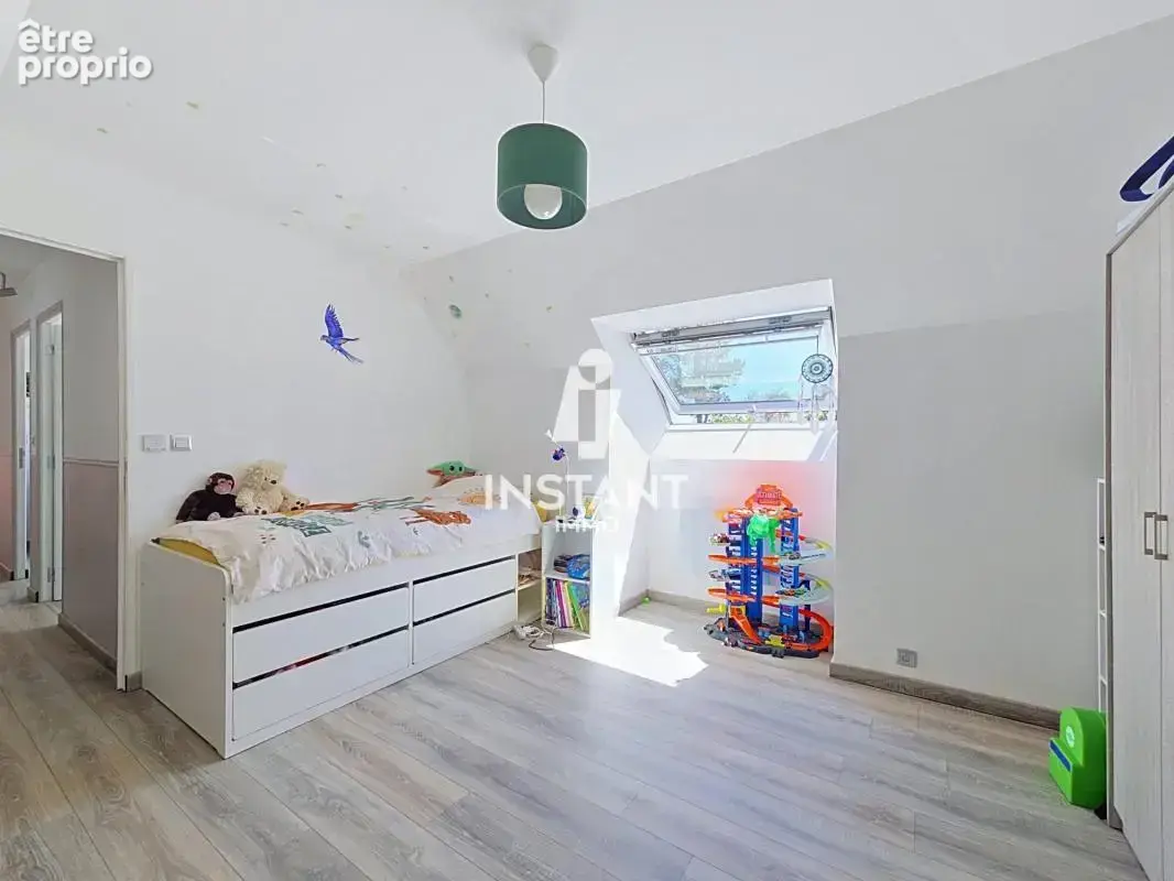Maison familiale 125 m² - 4 chambres - terrain 1 771 m² - photo 11