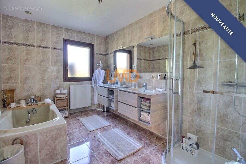 Maison à BURIE