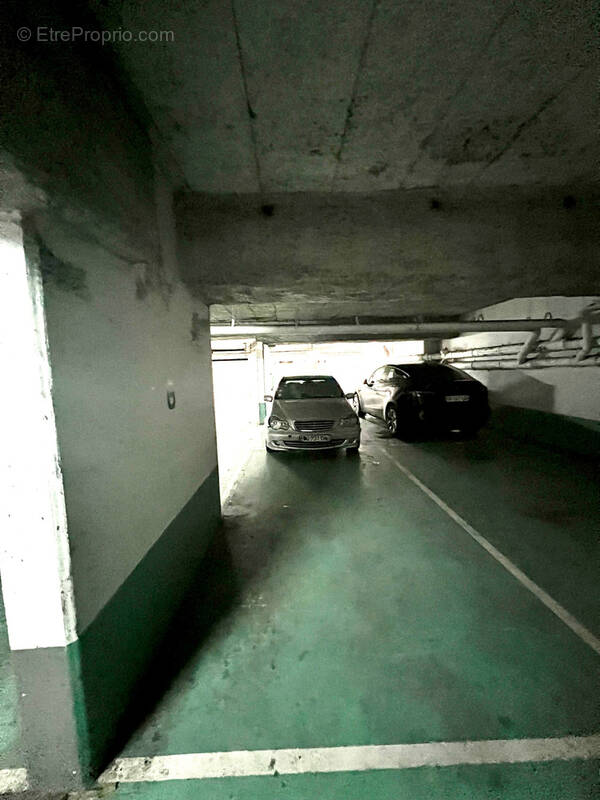 Parking à LEVALLOIS-PERRET
