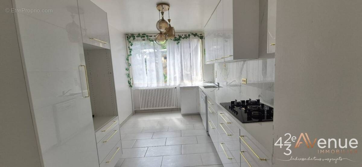 Appartement à SAINT-ETIENNE