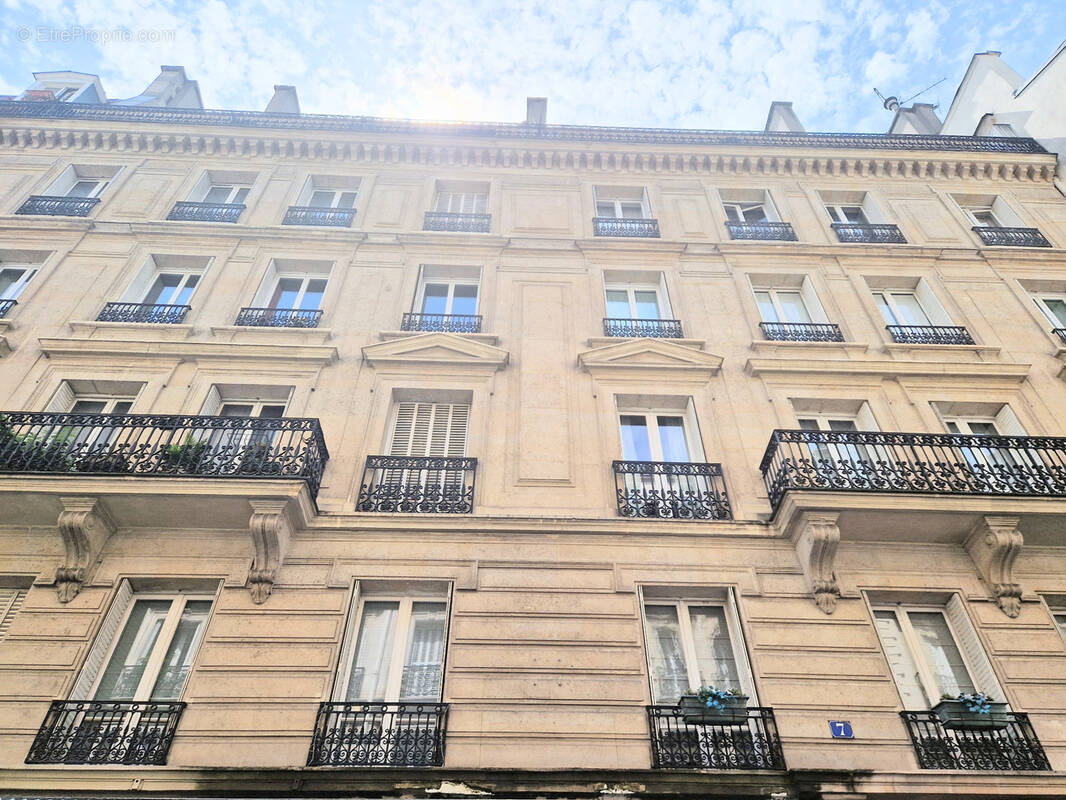 Appartement à PARIS-8E
