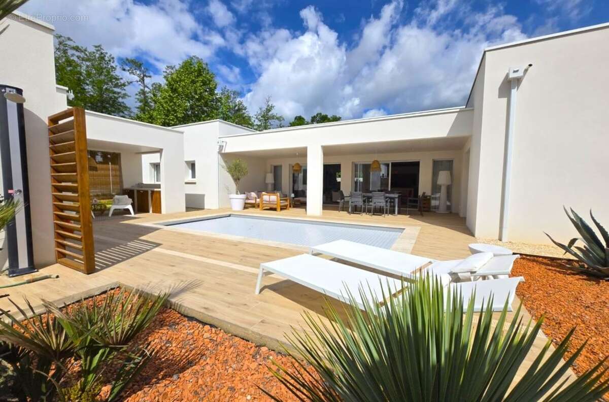 Maison de haut standing à vendre 8 pièces BOULAZAC (24) - photo 2