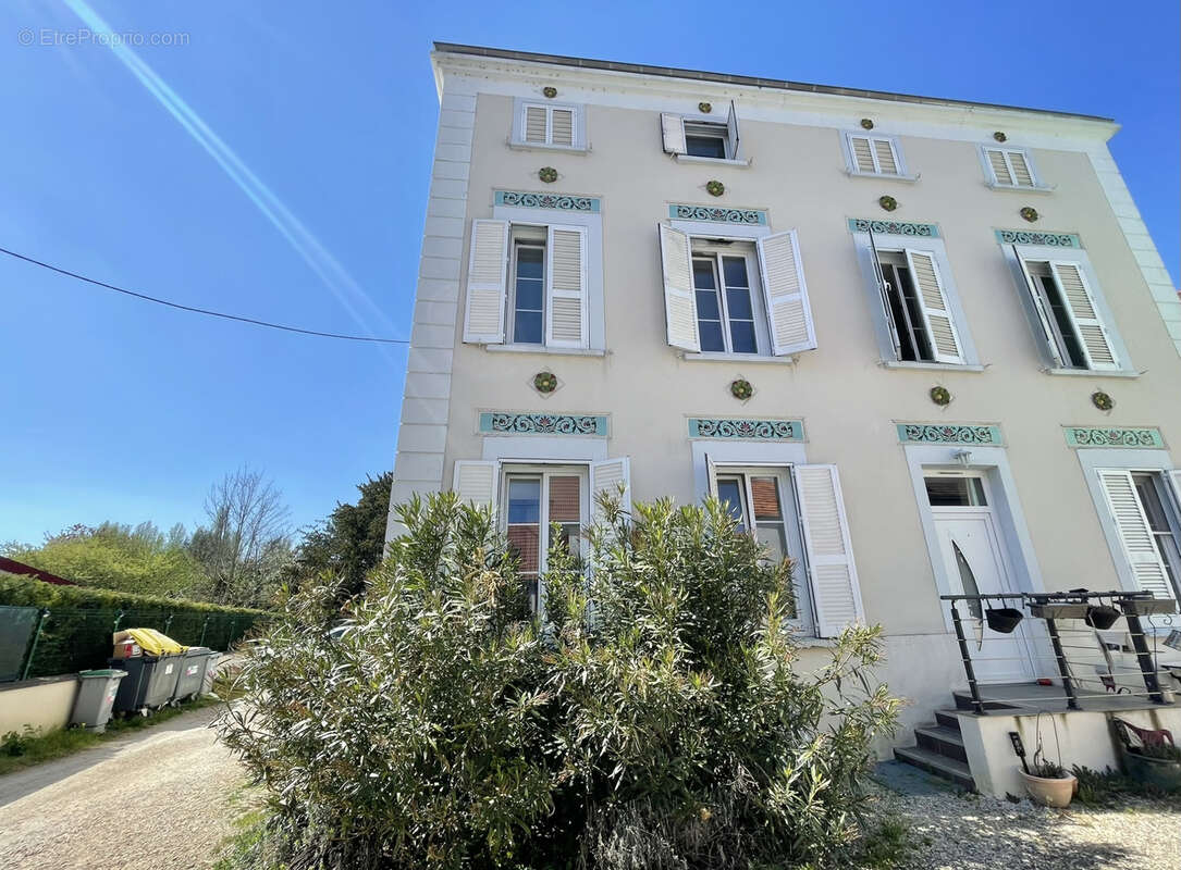 Appartement à LINAS