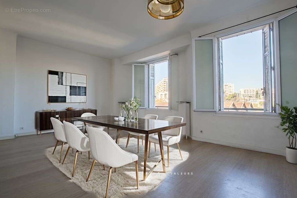 Appartement à MARSEILLE-5E