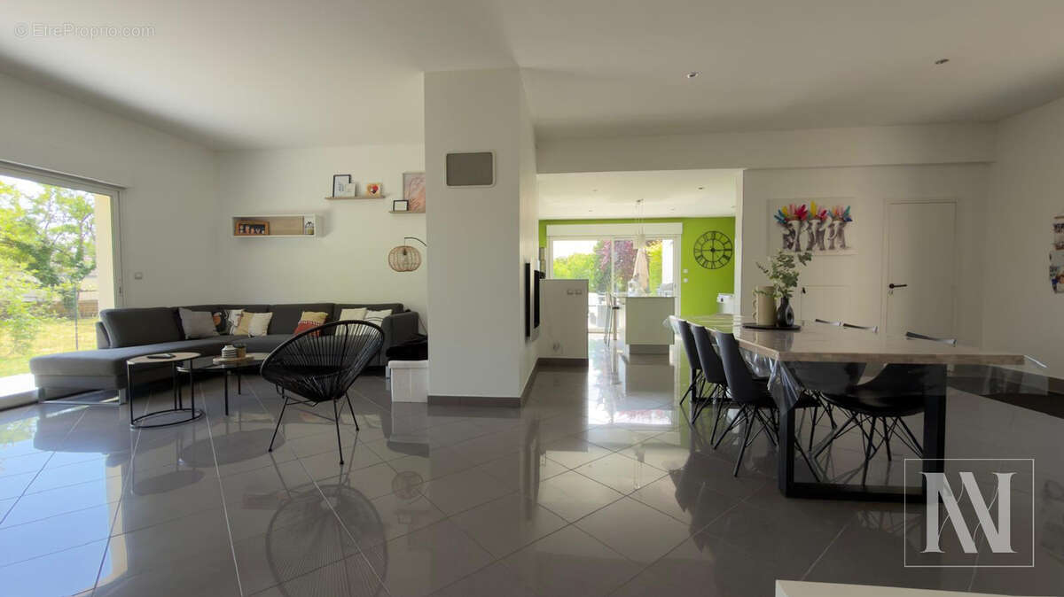 Superbe maison familiale de 177 m2 avec piscine et double garage - photo 4