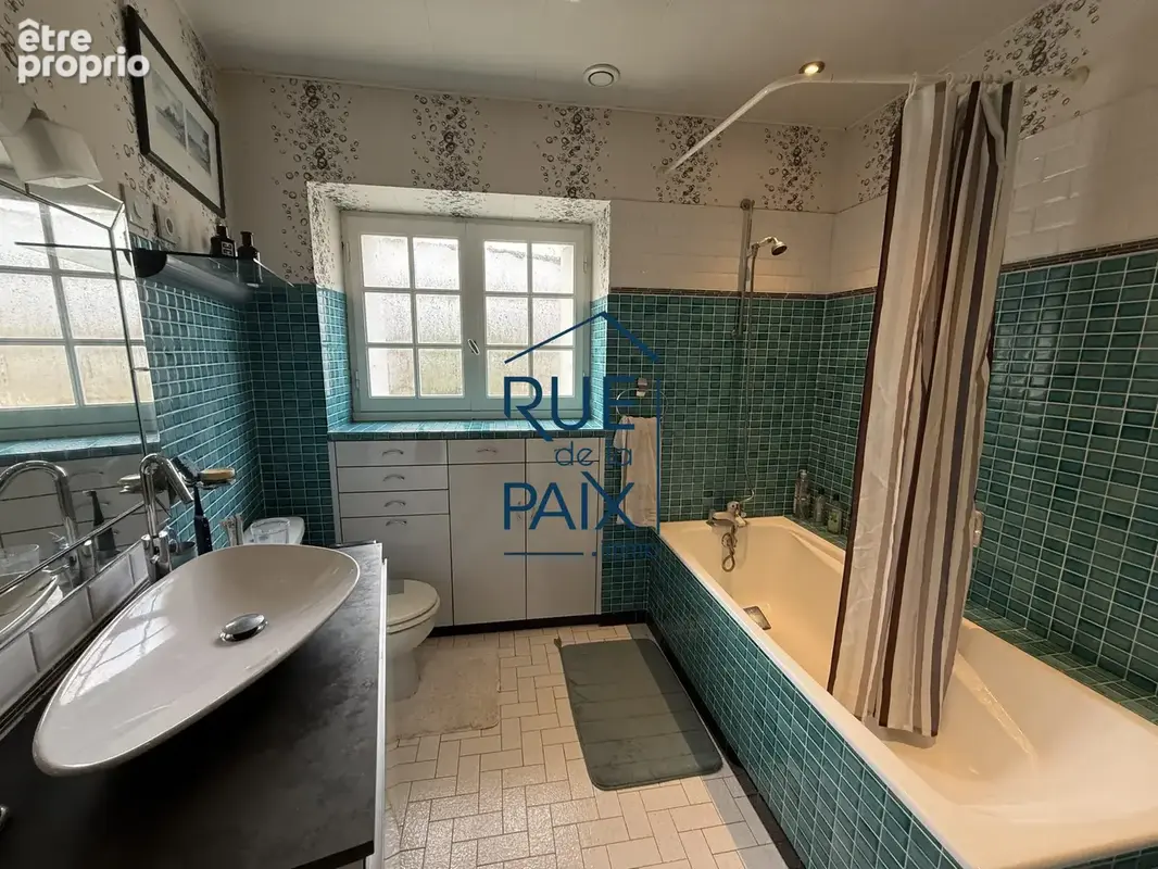 Maison 5 pièces 160 m² à vendre à Saint-Gervais-Les-Trois-Clochers (86230) - photo 4