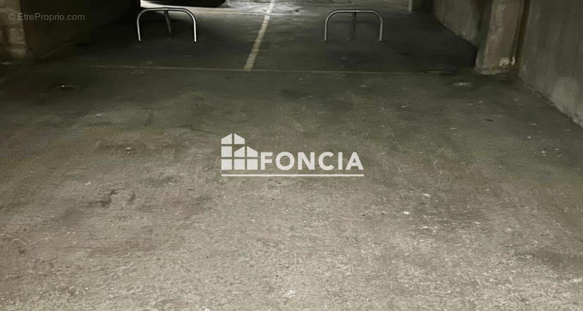 Parking à PARIS-19E