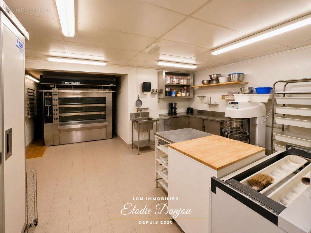 Ensemble murs commerciaux + appartement et dépendances - Aux portes de Châteaudun - photo 8