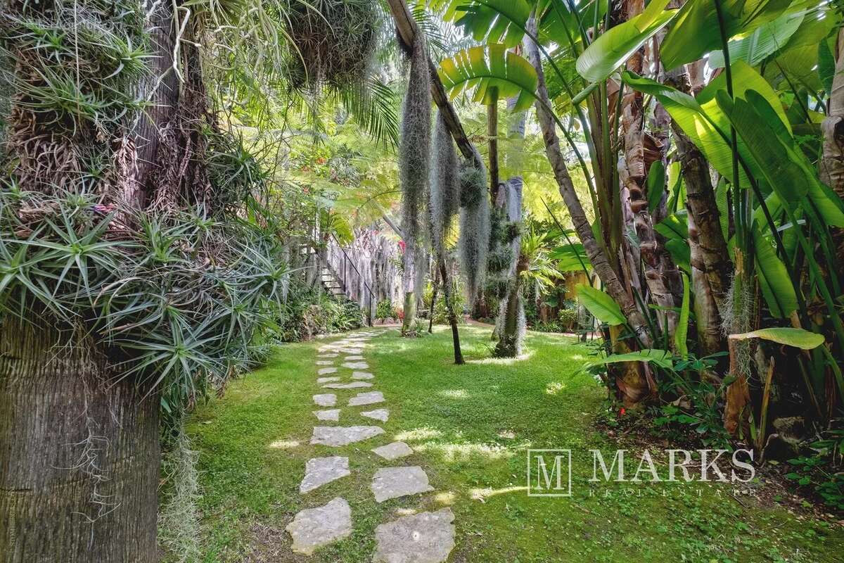 Magnifique propriété dans un jardin exotique - photo 21