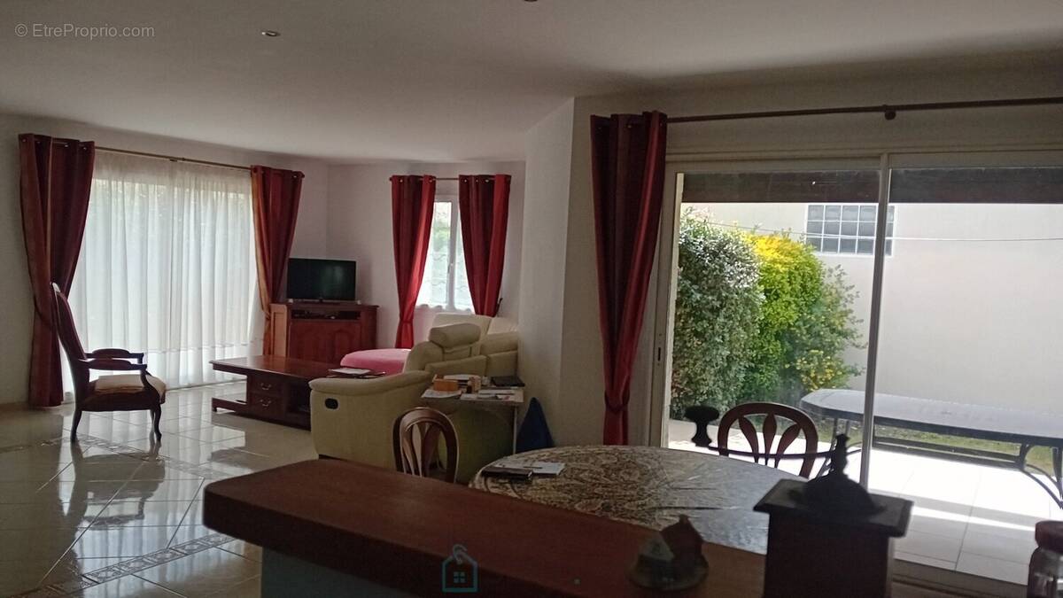 Maison à LES MATHES