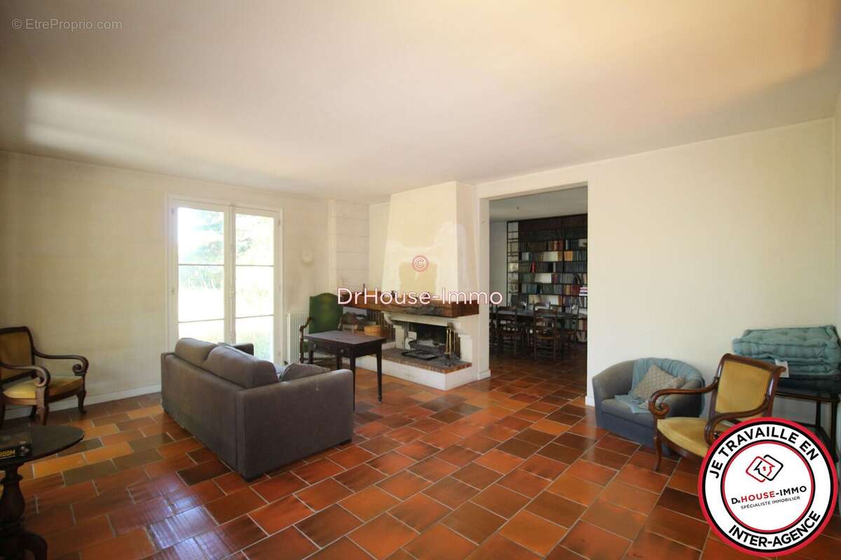 Maison 235 m² à Cambes  - photo 2