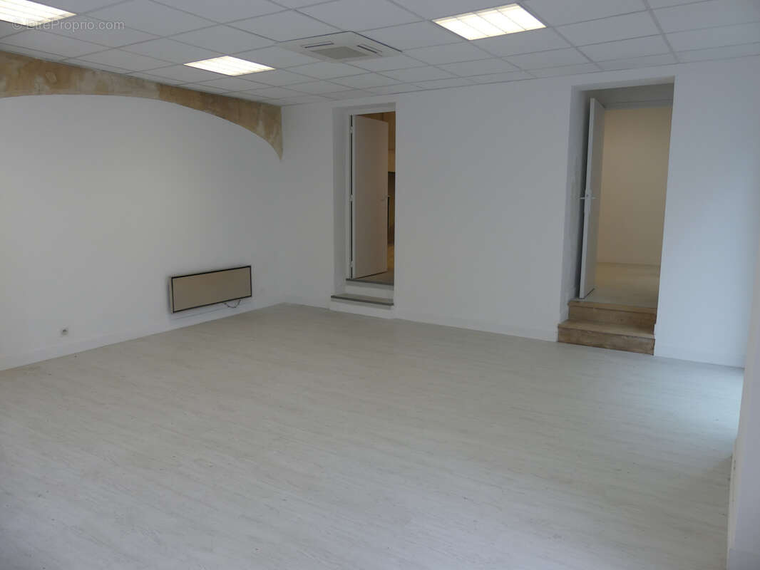 Appartement à FONTVIEILLE