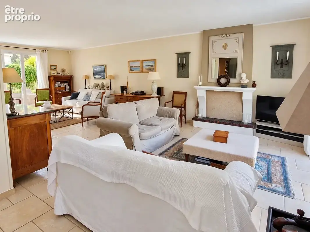 Maison 8 pièces 182 m² à vendre à Voisins-Le-Bretonneux (78960) - photo 3