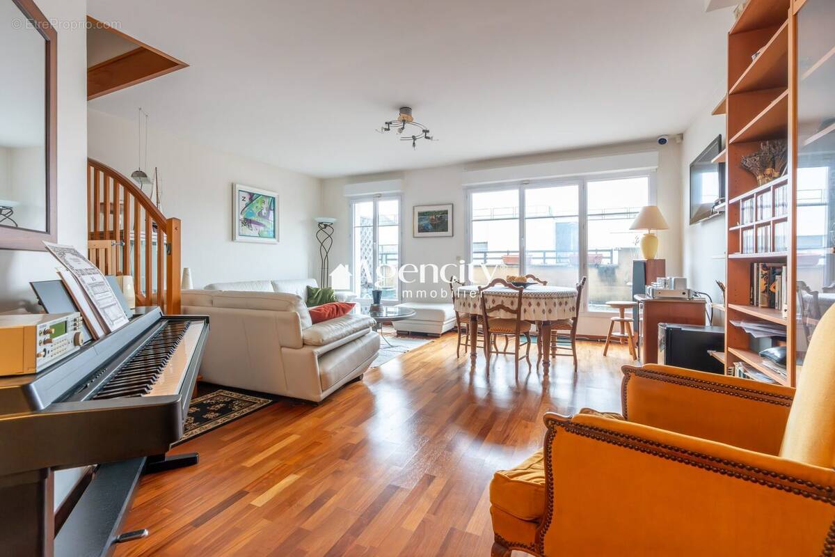 4 Pièces Bailly Séjour 1 - Appartement à BAILLY-ROMAINVILLIERS