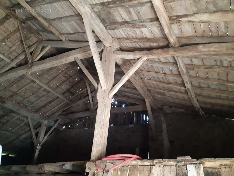 Maison à CHERVES-CHATELARS