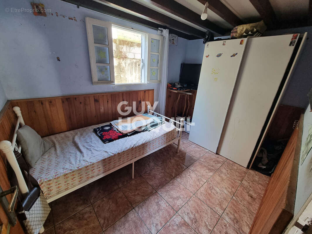 Maison louée 6 pièces - LE TAMPON 12ème - photo 6