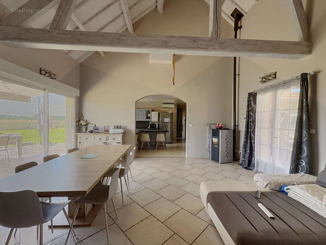 Maison 142 m² à Louhans  - photo 4