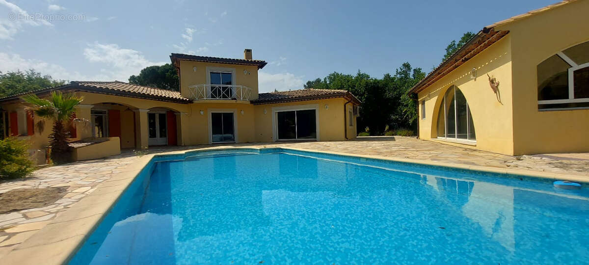 Maison à MEOUNES-LES-MONTRIEUX