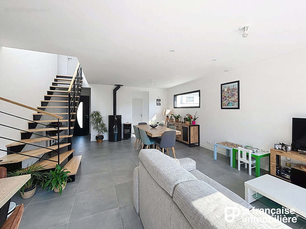 Maison à SAINT-AUBIN-DU-PAVAIL