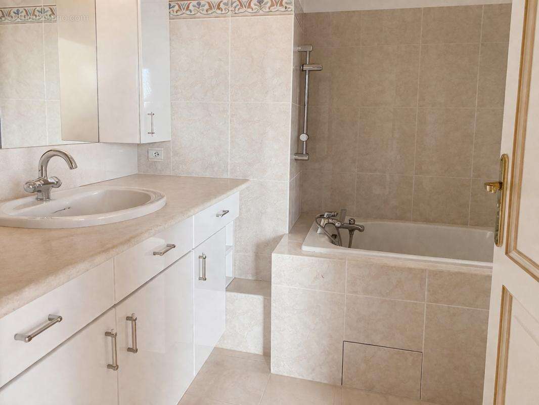 Appartement à TERRASSON-LAVILLEDIEU