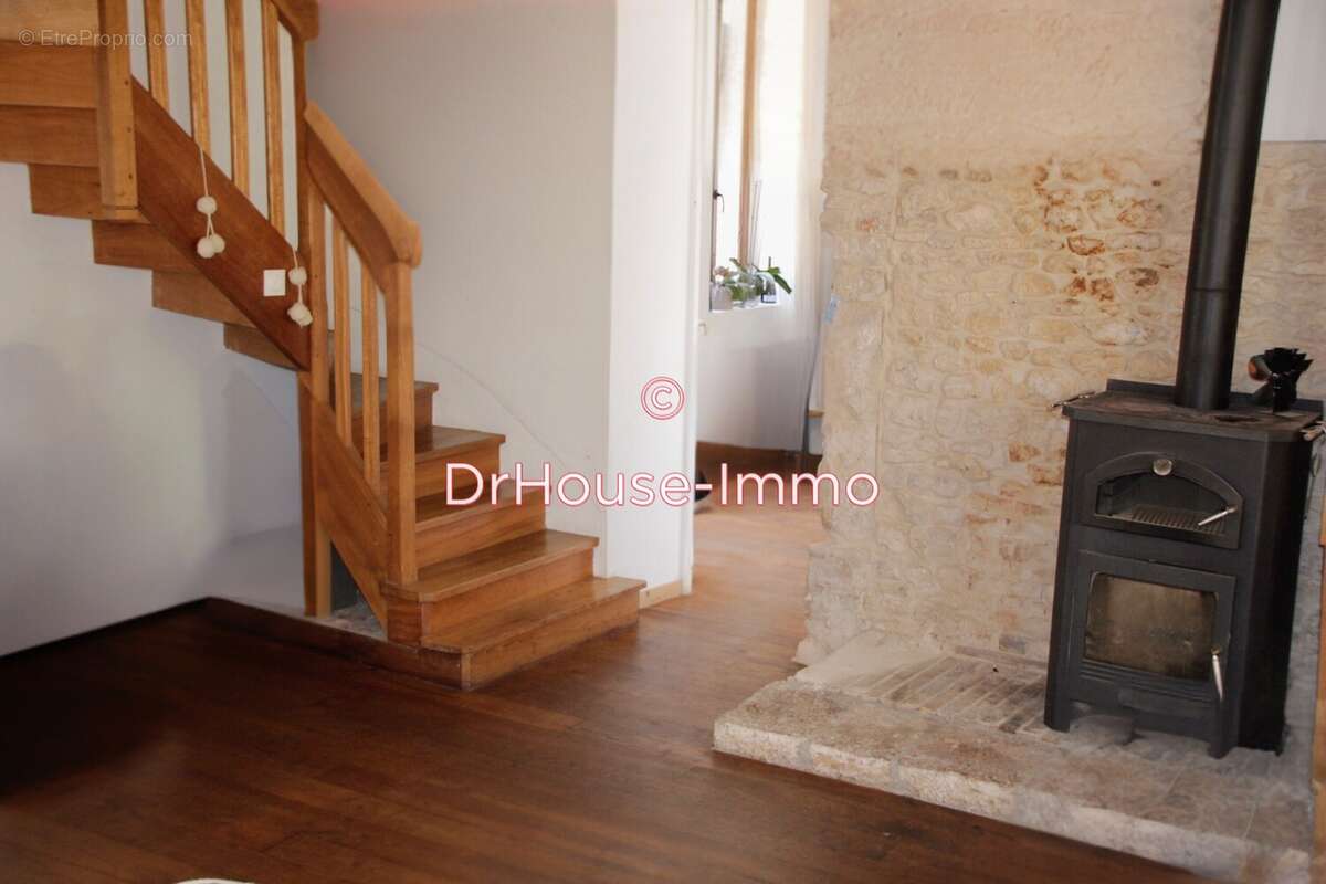 Maison à TREILLES-EN-GATINAIS