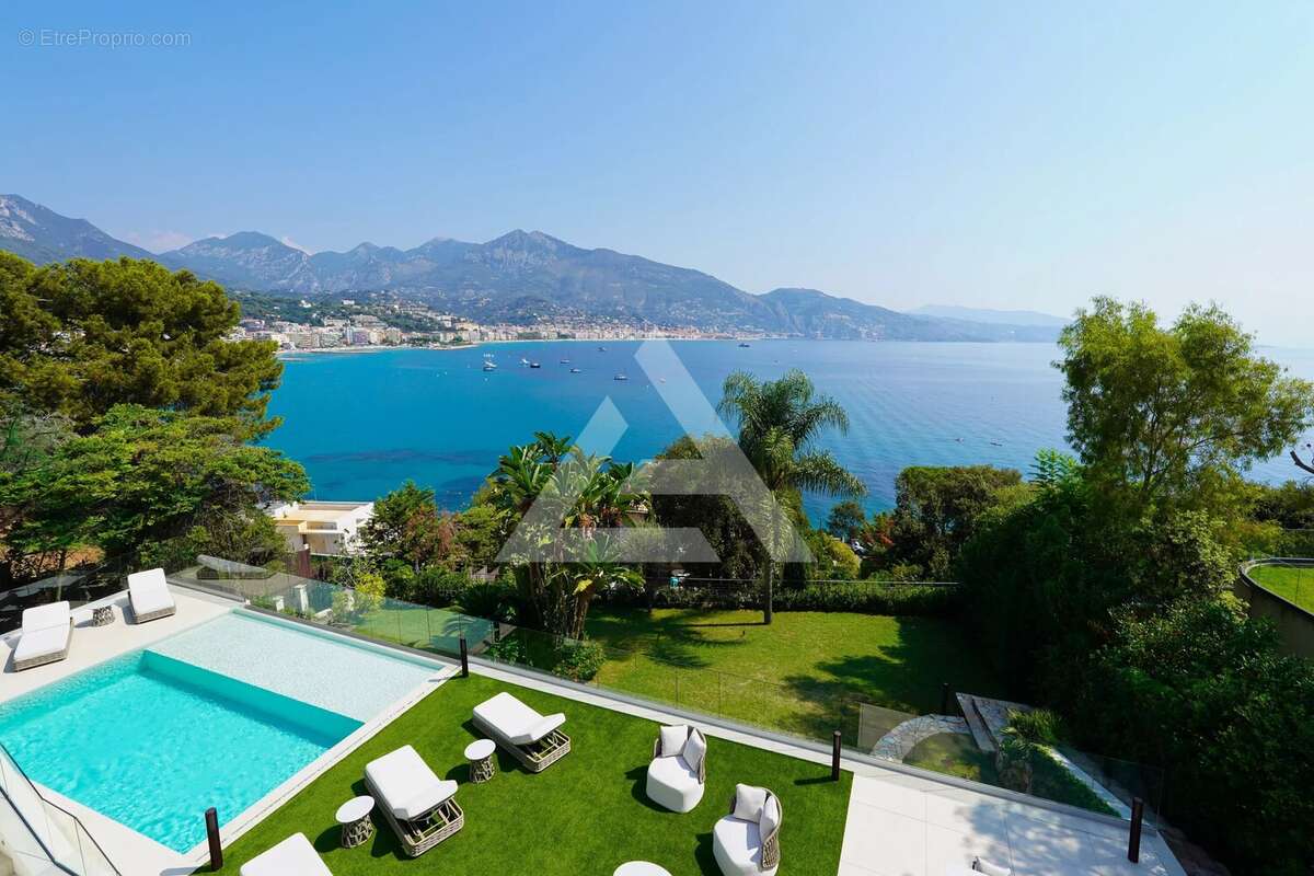 Cap martin - villa de prestige en deuxième ligne de mer, vue panoramique - 5 chambres - photo 3