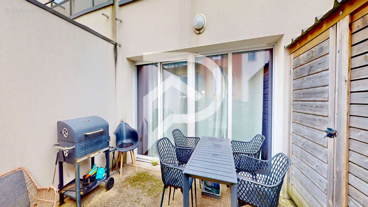 Appartement à CHANTELOUP-LES-VIGNES