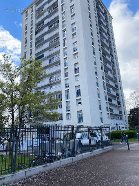 Appartement à GENNEVILLIERS