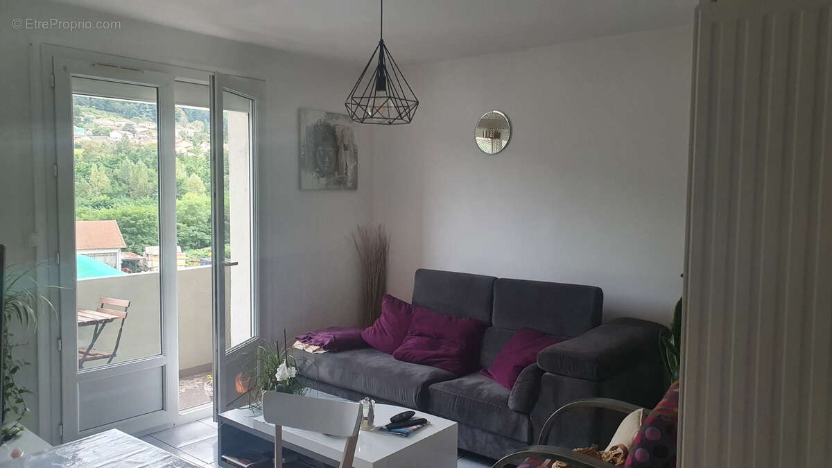 Appartement à SAINT-ETIENNE