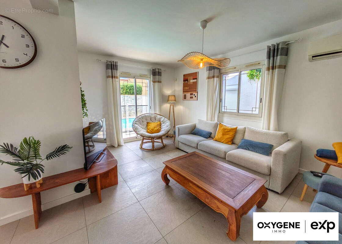 Maison à SAINT-LAURENT-DE-LA-SALANQUE