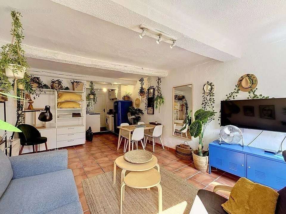 Nice – Vieux Nice – Studio 30 m² en excellent état - photo 5