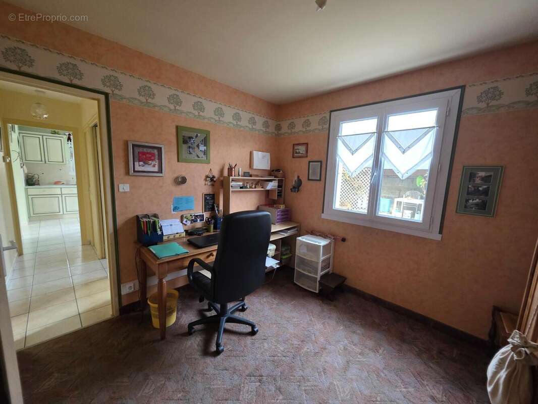 Photo 8