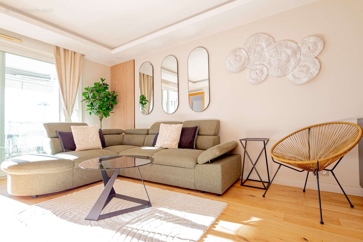 Appartement à MANDELIEU-LA-NAPOULE