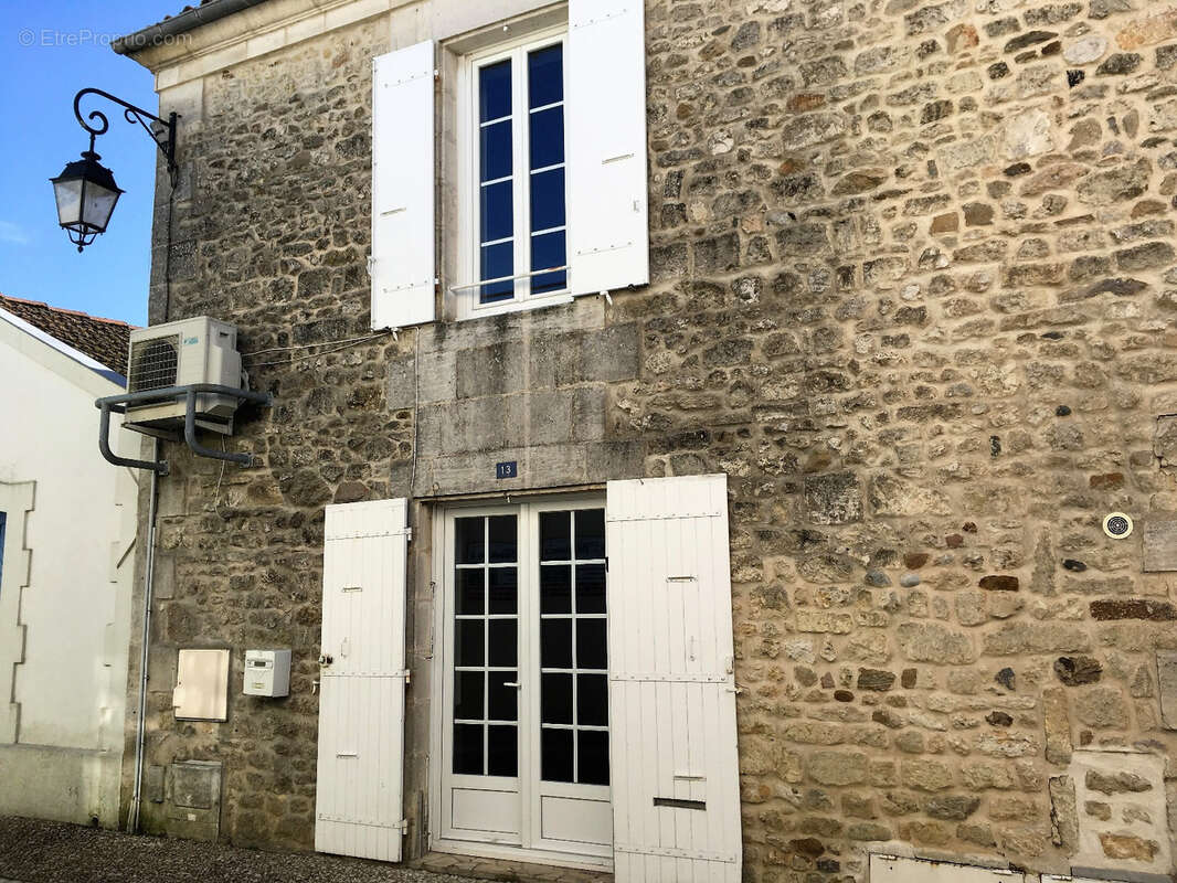 Maison à TONNAY-CHARENTE