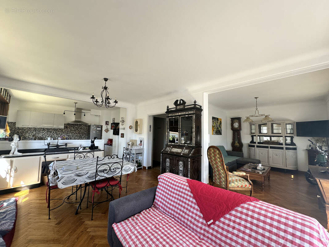 Maison à DECAZEVILLE