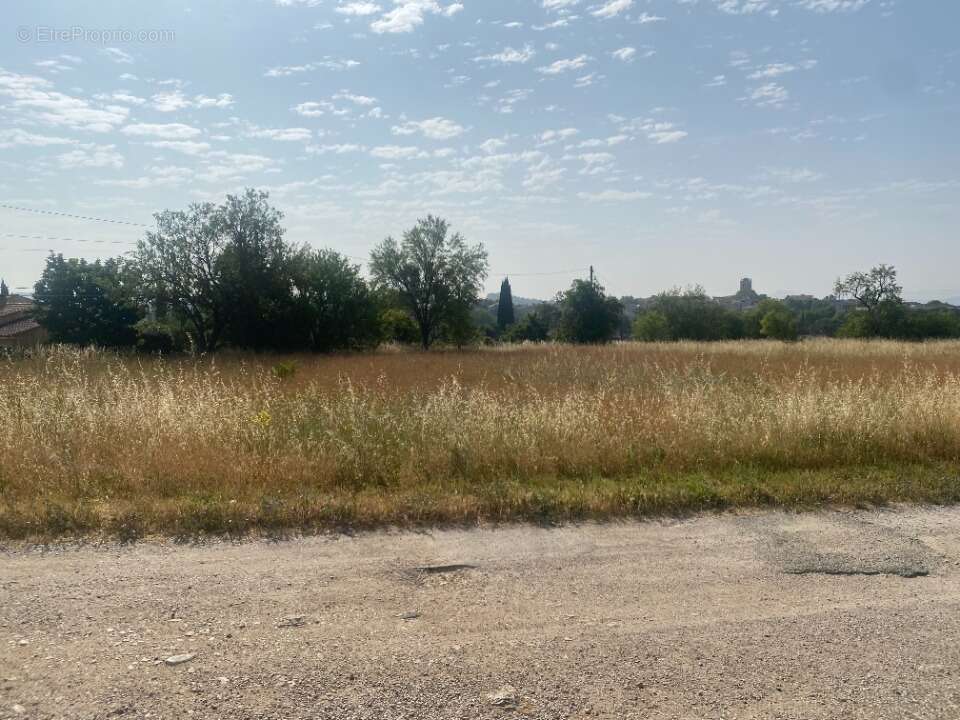 Terrain à PERTUIS