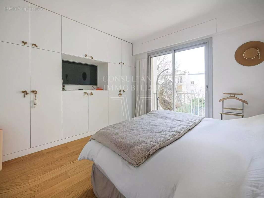 Appartement à NEUILLY-SUR-SEINE